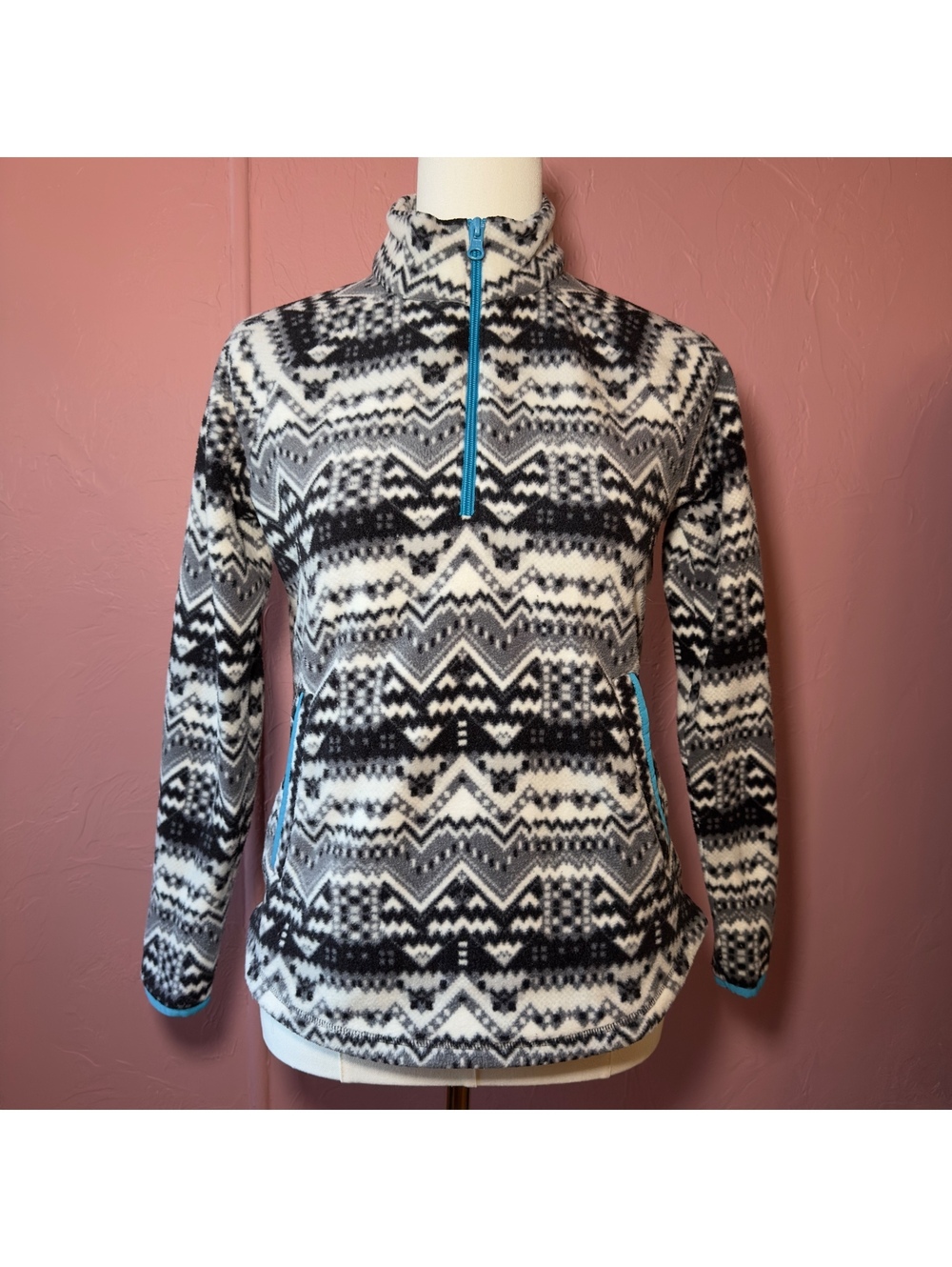 T by Talbots Petite P Black White Aztec Fleece Quarter Zip Pullover